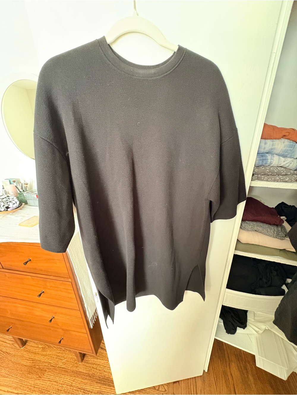 Uniqlo Black Crewneck Short-Sleeve Sweater with side slits
